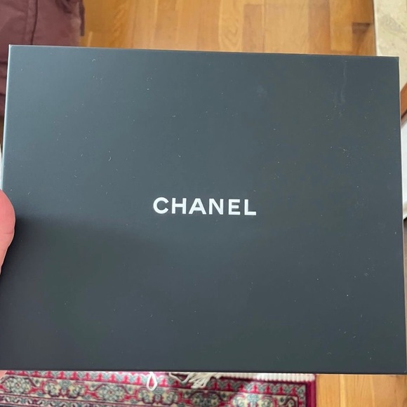 Chanel Pearl Necklace - Picture 3 of 5